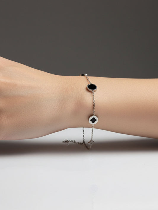 Silver Clover Noir Bracelet